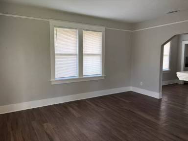 Main picture of 1149 Raymond St