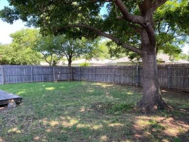 Main picture of 1712 Lincolnshire Way