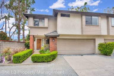 Main picture of 2572 Elden Ave