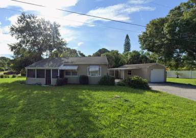 Main picture of 4117 Bay St NE