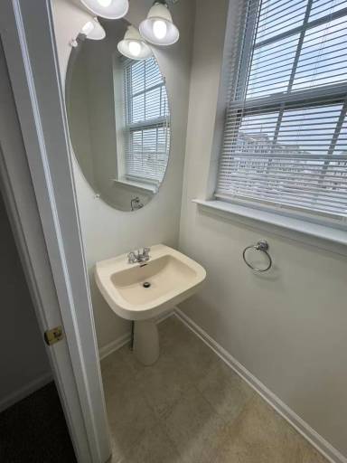 Main picture of 7470 Pioneer Dr