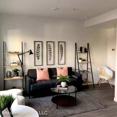 Main picture of 450 NE Jessup St