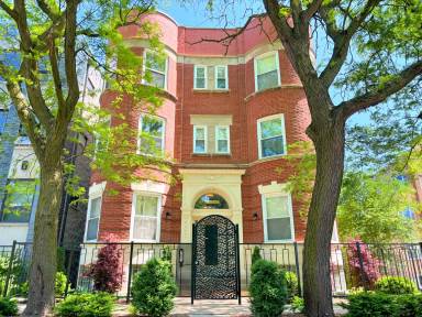 Main picture of 4745 S Saint Lawrence Ave