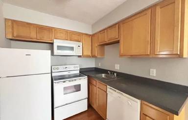 Main picture of 563 Lowell Ave