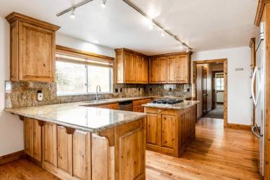 Main picture of 5236 Heather Ln