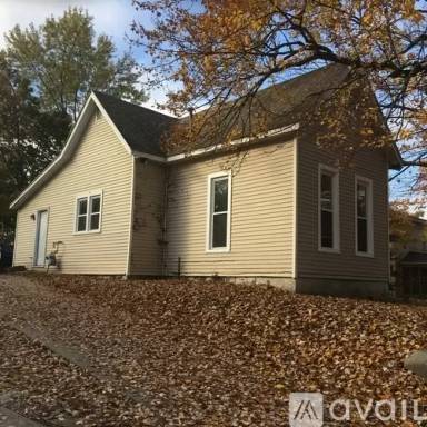 Main picture of 1215 E Main St