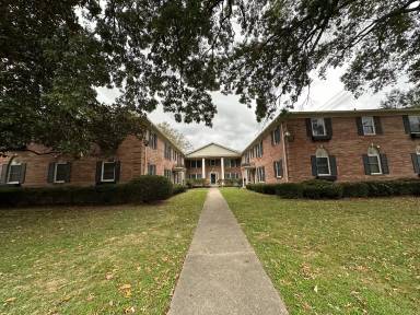 Main picture of 3807 Leland Rd