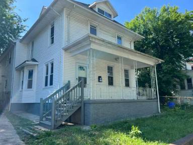 Main picture of 119 Evergreen Ave