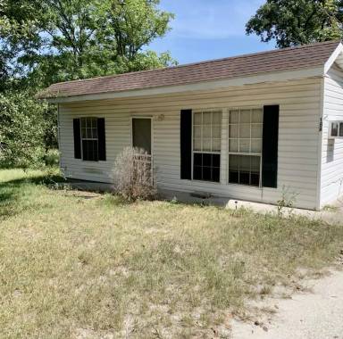 Main picture of 18 Oak Bend Dr