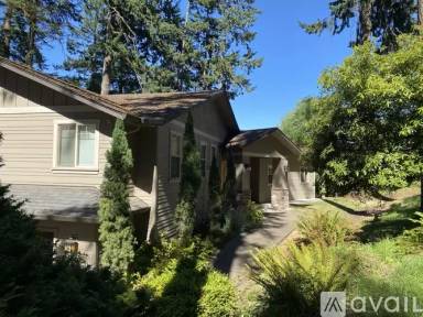 Main picture of 2220 McLean Blvd