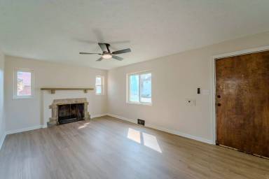 Main picture of 345 E Nottingham Rd