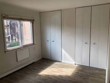 Main picture of 303 W Hawthorne Cir