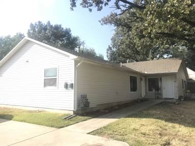 Main picture of 438 E Broadway Ave