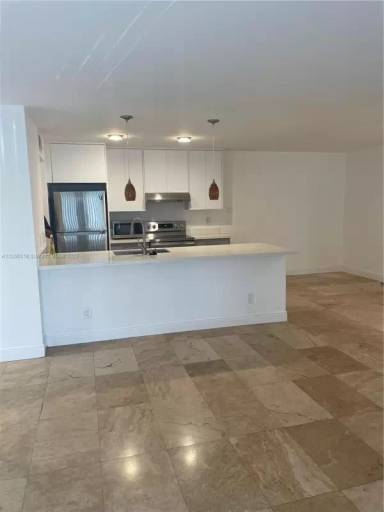 Main picture of Royal Palm Place Condominium