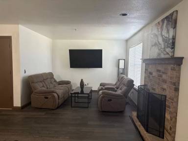 Main picture of 423 NE 115th St