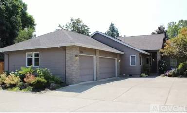 Main picture of 1425 Gilham Rd