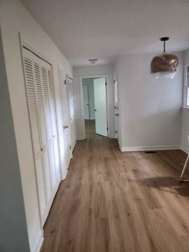 Main picture of 222 7th Ave NE