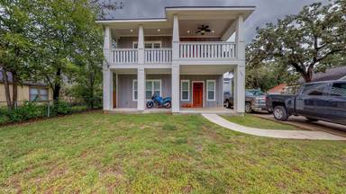 Main picture of 140 Watson St