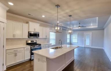 Main picture of 100 Whitner Dr