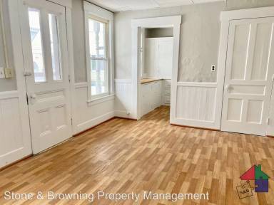 Main picture of 83 S Main St