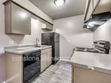 Main picture of 4651 S Darlington Ave