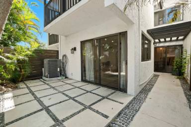 Main picture of 3213 Bird Ave