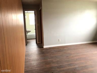 Main picture of 1913 W 1st St