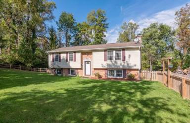 Main picture of 700 Black Bear Run Rd
