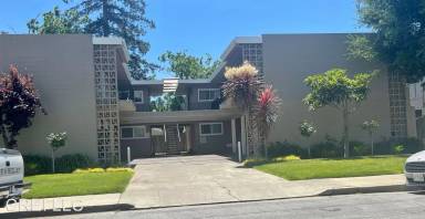 Main picture of 1584 Regent St