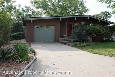 Main picture of 2821 Arbor Dr