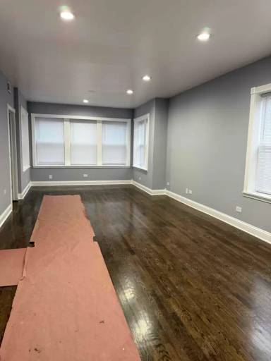 Main picture of 839 E 87th Pl