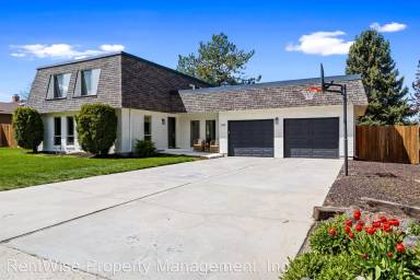 Main picture of 5133 S Cheyenne Ave