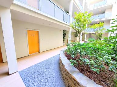 Main picture of 159 W Green St