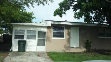 Main picture of 3847 Maxine St