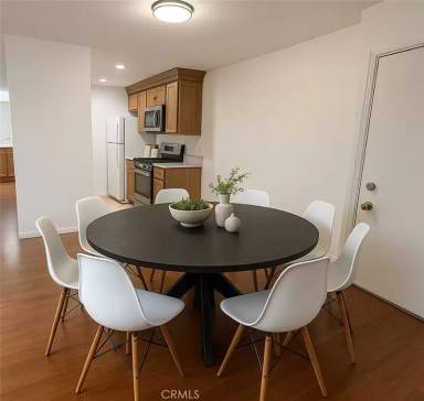 Main picture of 5460 White Oak Ave Apartments