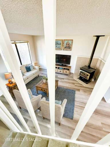 Main picture of 2 SW McKinley Ave