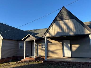 Main picture of 1013 N El Paso Ave