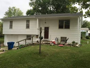 Main picture of 207 S Henry Clay Blvd