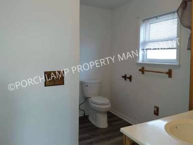 Main picture of 2050 Letart Ave