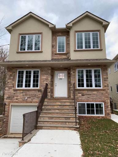 Main picture of 453 Deisius St