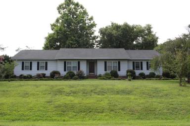 Main picture of 1004 White Oak Dr