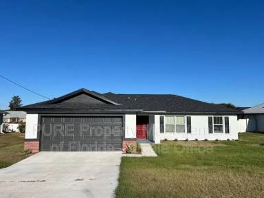 Main picture of 7 Almond Pl