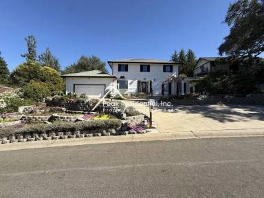 Main picture of 912 Yosemite Ln