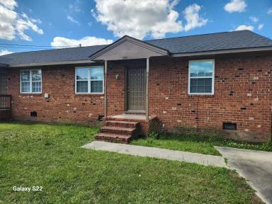Main picture of 1716 Windsor Dr