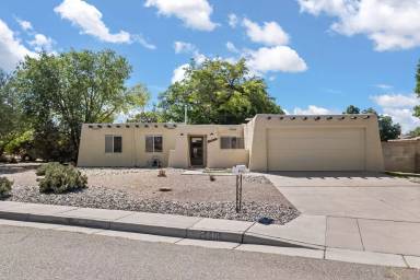 Main picture of 7416 Patricia Dr NE