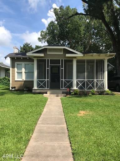 Main picture of 201 Rochelle Ave