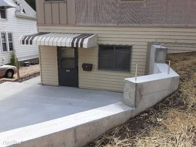 Main picture of 590 W 17th St