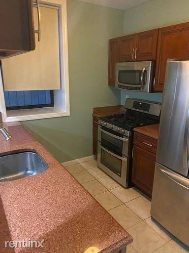 Main picture of 2830 Morris Ave