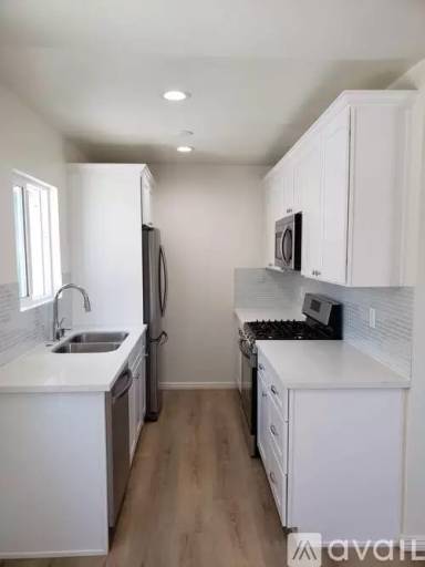 Main picture of 1016 S Mariposa Ave