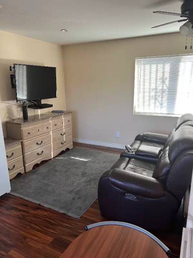 Main picture of 2400 Pine Ave